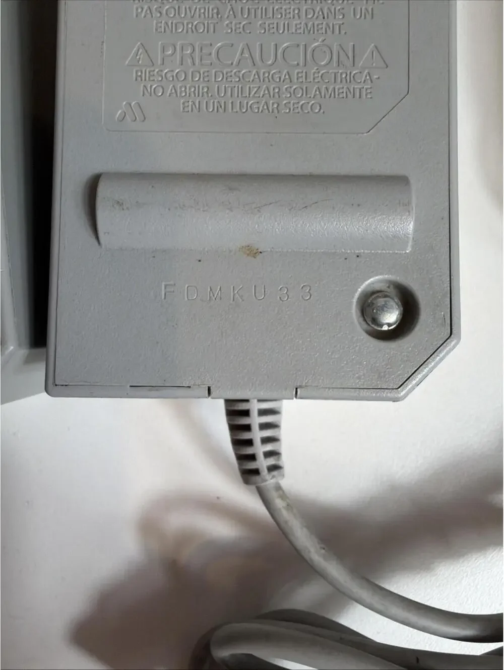 Nintendo (2)RVL-002 AC Power Adapter & AV Cords for Nintendo Wii